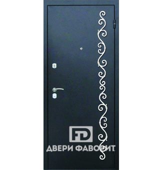 стальная дверь в коттедж с цинкогрунтом и ковкой в виде завитков