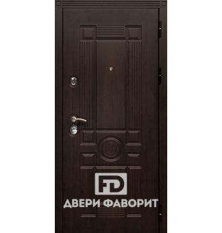 дверь металлическая отделана виноритом тёмно коричневого цвета