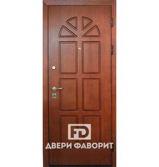 Стальная дверь с отделкой МДФ и замком Гардиан