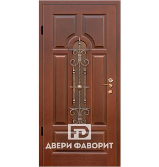 Дверь с отделкой МДФ (ковка, стекло)