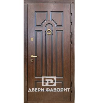 Уличная дверь с терморазрывом (декоративная стучалка)